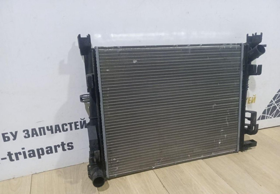 Радиатор охлаждения бу Renault Logan 2 OEM 214105731R Радиатор охлаждения бу Renault Logan 2 OEM 214105731R