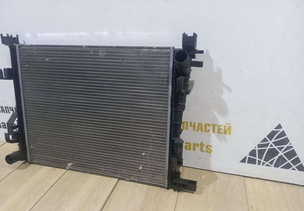 Радиатор охлаждения бу Renault Logan 2 OEM 214105731R Радиатор охлаждения бу Renault Logan 2 OEM 214105731R