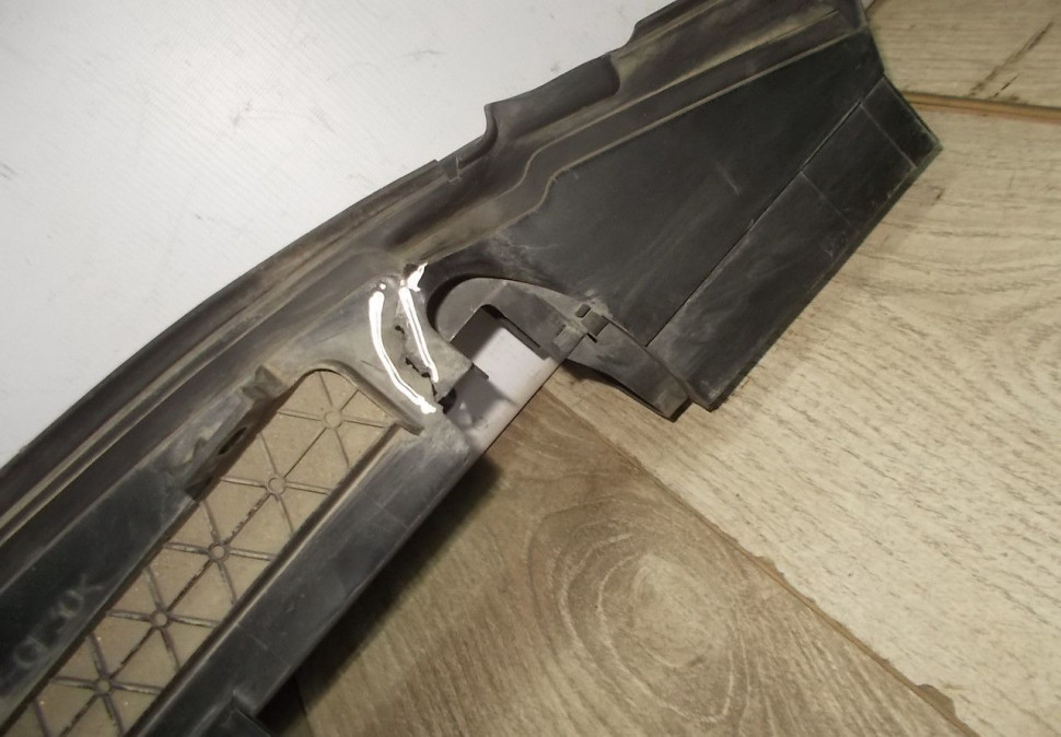 Воздуховод радиатора нижний бу BMW 7 G11 OEM 51647358194