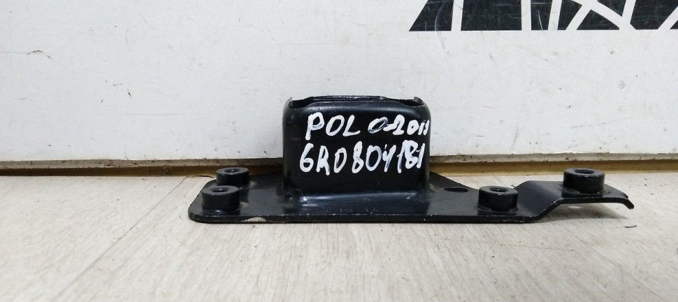 Передняя крышка левого лонжерона Volkswagen Polo oem 6R0804181