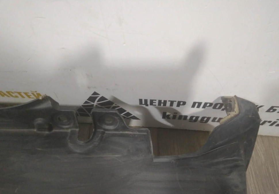 Бампер задний бу Suzuki Jimny FF OEM 7181178R10 Бампер задний бу Suzuki Jimny FF OEM 7181178R10