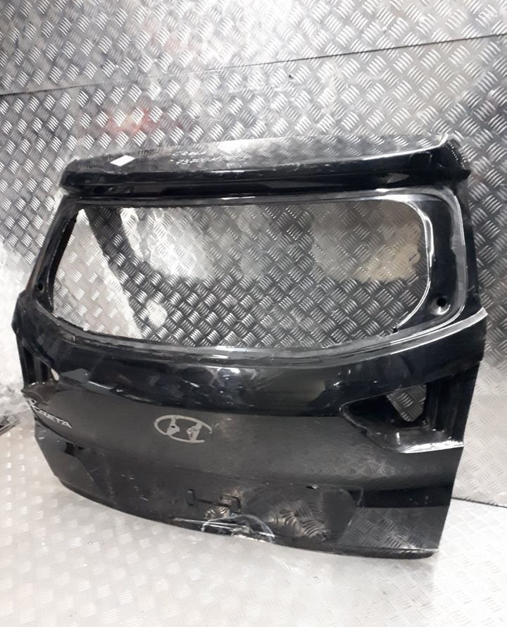 Крышка багажника Hyundai Creta oem 73700M0000