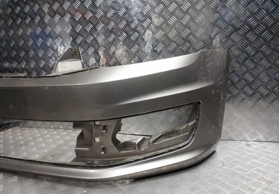 Бампер передний Volkswagen Polo 5 Sedan oem 6RU807221A Бампер передний Volkswagen Polo 5 Sedan oem 6RU807221A