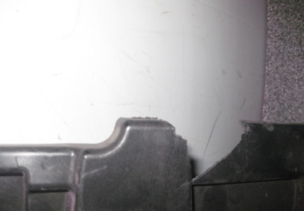 Диффузор вентилятора Lada Granta (мал. трещ.) oem 6400956 (скл-3)