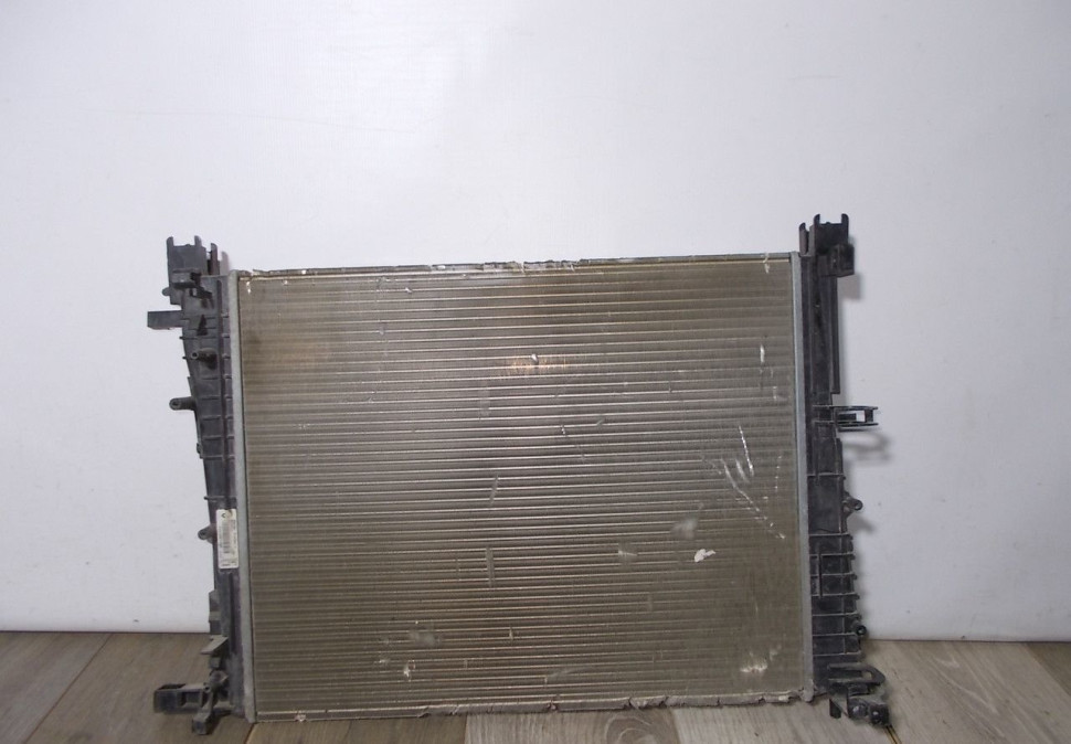 Радиатор охлаждения бу Renault Logan 2 OEM 214106179R