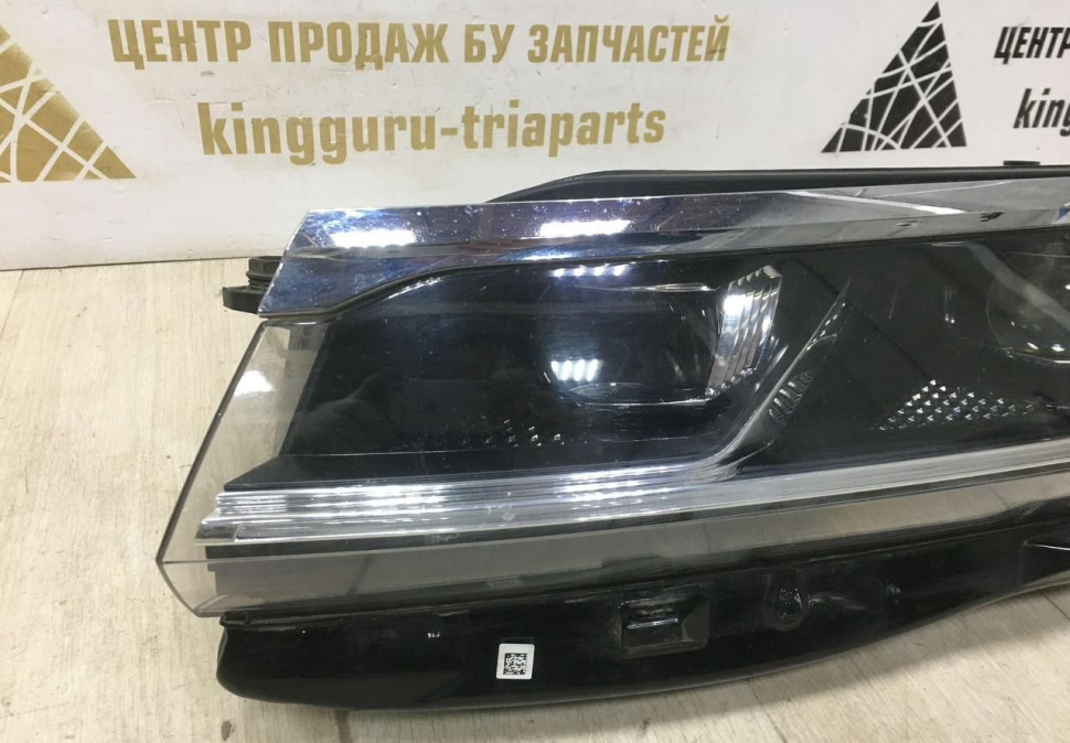 Фара левая Volkswagen Touareg 3 LED 2018 oem 761941035A