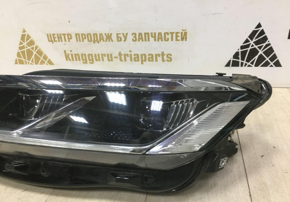 Фара левая Volkswagen Touareg 3 LED 2018 oem 761941035A