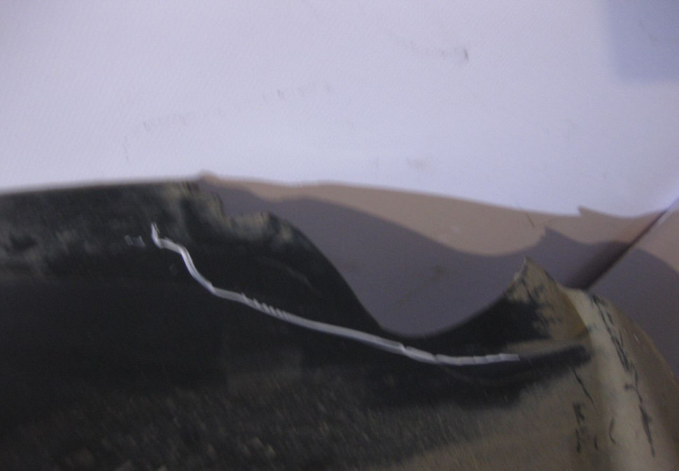 Подкрылок передний левый Lada Vesta (слом. часть) oem 8450007043 (скл-3)