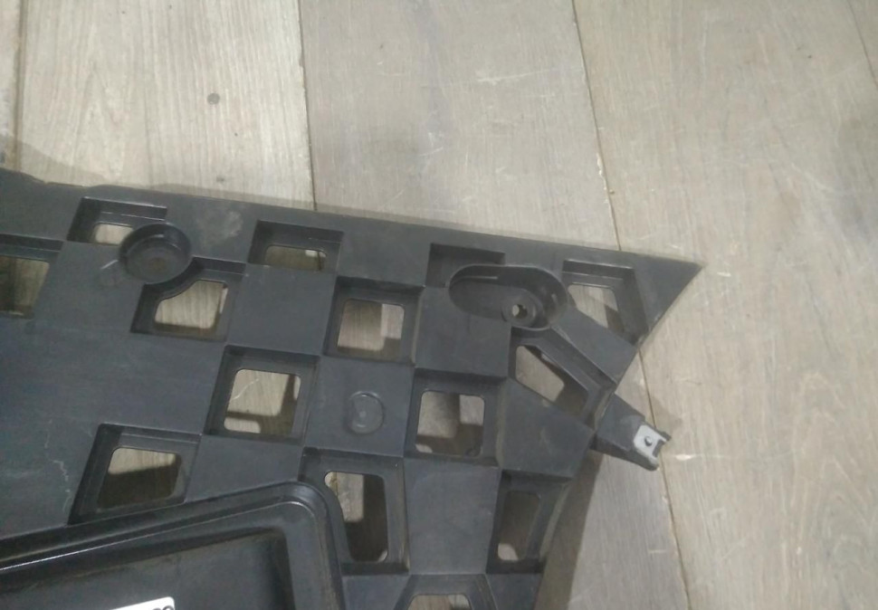 Кронштейн заднего бампера правый бу BMW X7 G07 M-Pack OEM 51128069904 Кронштейн заднего бампера правый бу BMW X7 G07 M-Pack OEM 51128069904