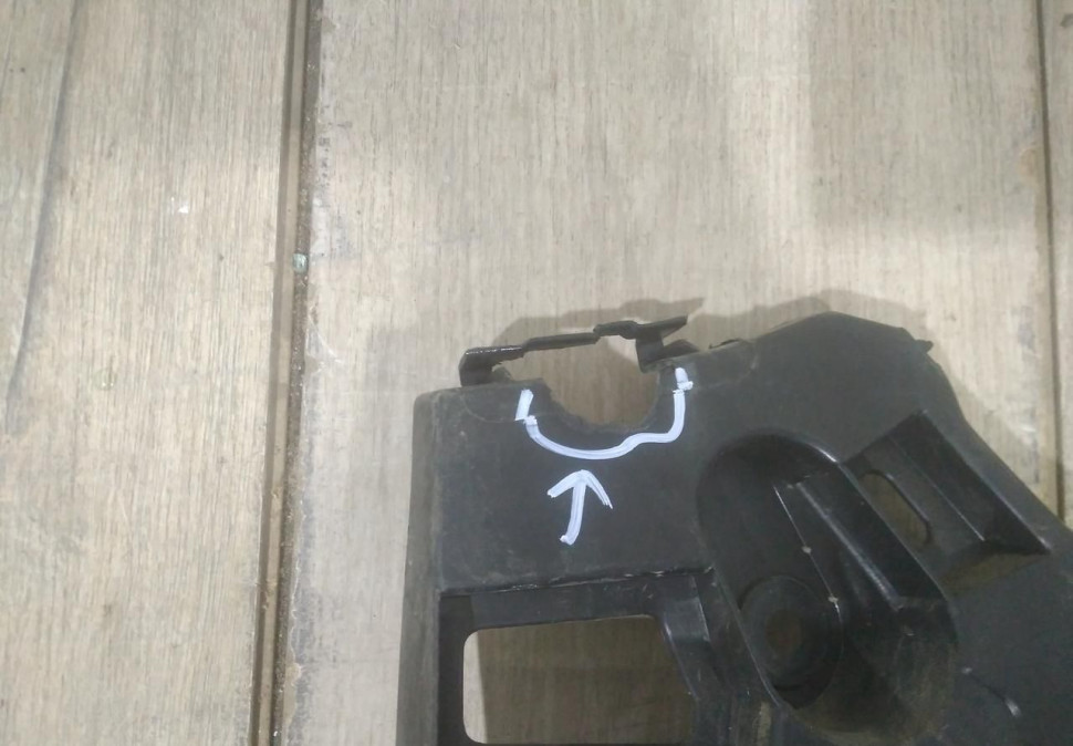 Кронштейн заднего бампера правый бу BMW X7 G07 M-Pack OEM 51128069904 Кронштейн заднего бампера правый бу BMW X7 G07 M-Pack OEM 51128069904