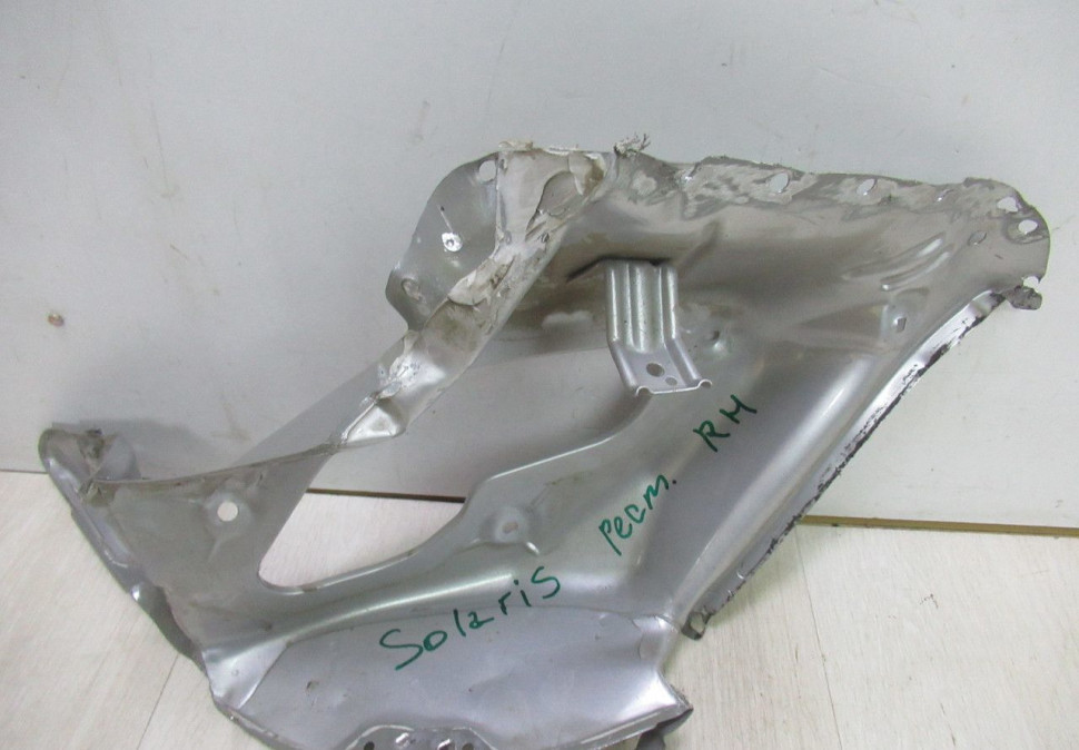 Суппорт фонаря правый Hyundai Solairs 1 рест oem 715854l300