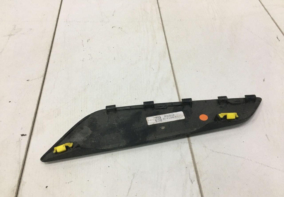 Накладка крыла передняя правая BMW 5 G30 OEM 51747339014 Накладка крыла передняя правая BMW 5 G30 OEM 51747339014