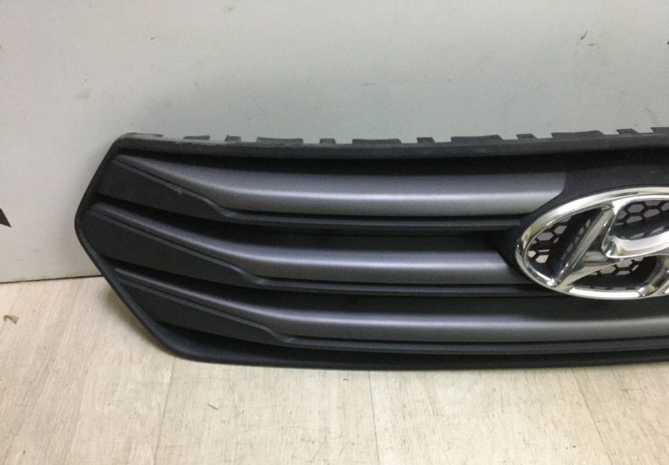 Решетка радиатора Hyundai Creta oem 86350M0000