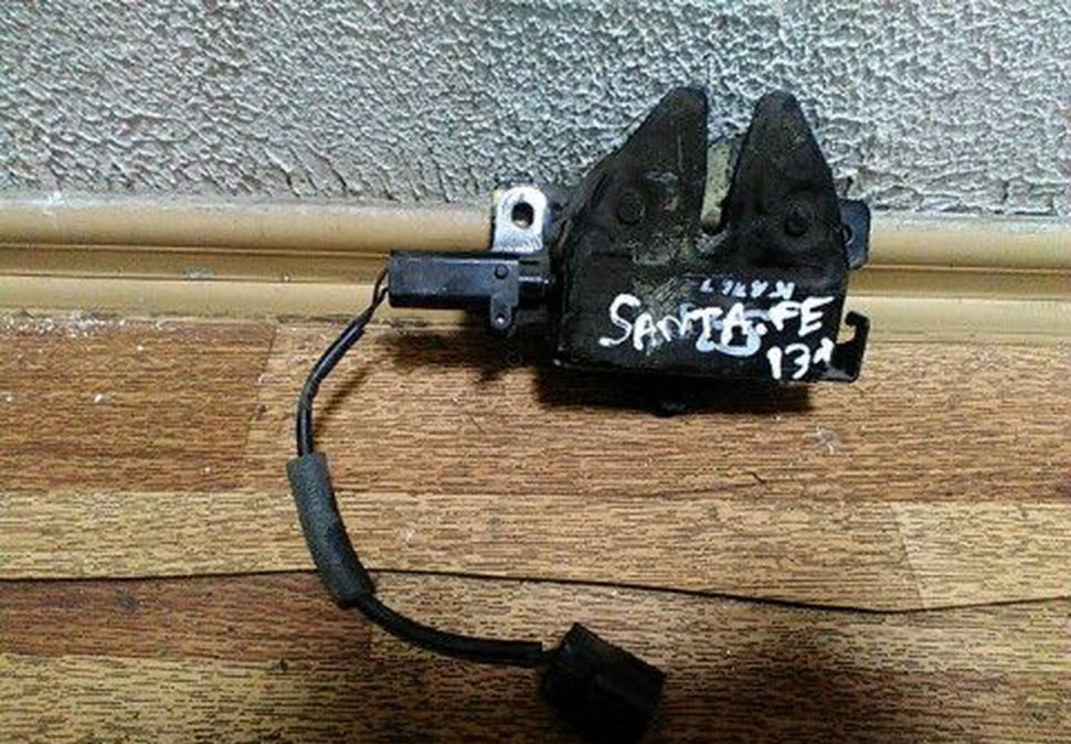 Замок капота Hyundai Santa Fe (13>)