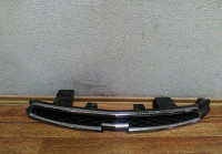 Решетка радиатора Chevrolet Orlando (11>) сломано крепление oem 95471003 (Скл-3)