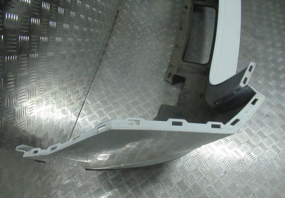 Бампер задний Volkswagen Tiguan 2 oem 5NR807421  (скл-3)