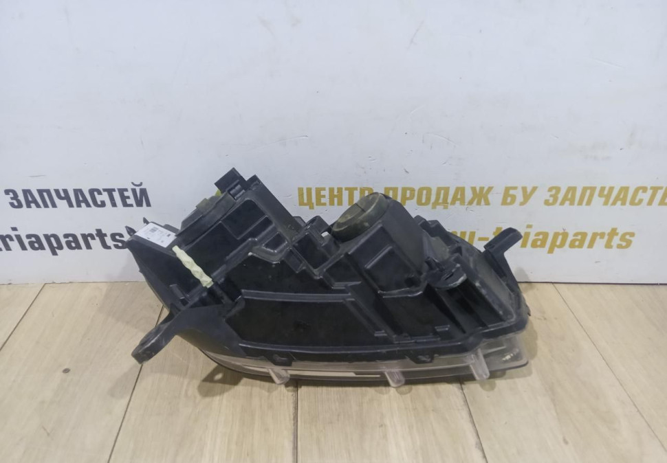 Фара левая бу Renault Logan 2 рестайлинг OEM 260609154R Фара левая бу Renault Logan 2 рестайлинг OEM 260609154R