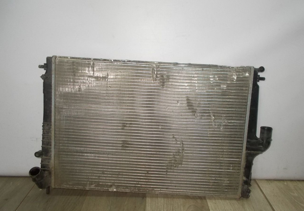 Радиатор охлаждения бу Renault Logan 1 OEM 214107888R