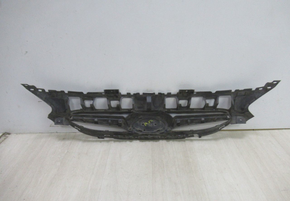 Решетка радиатора Hyundai Solaris до рест oem 863511r000
