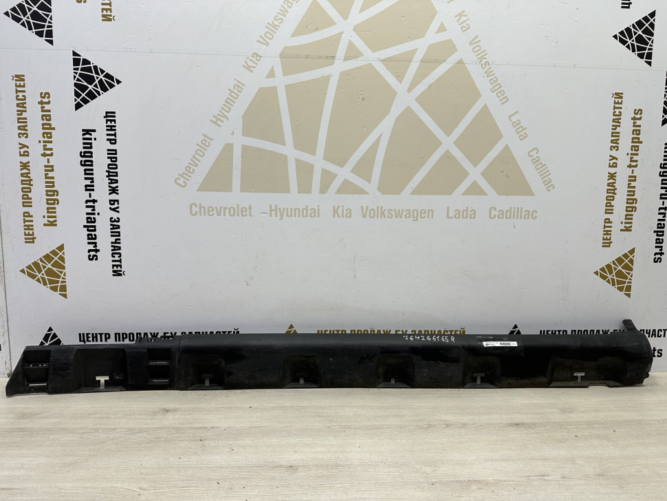 Порог правый бу Renault Sandero Stepway 2 OEM 764266165R