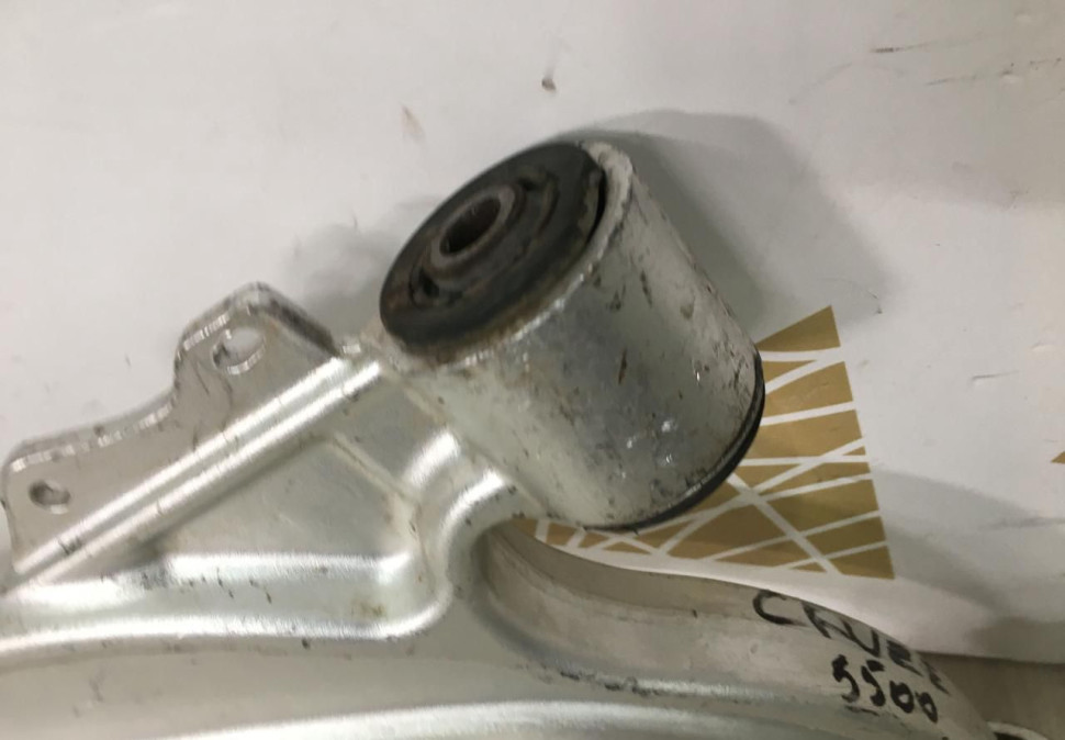 Рычаг правый Chevrolet Cruze 2009-2015 oem nsp0113272606