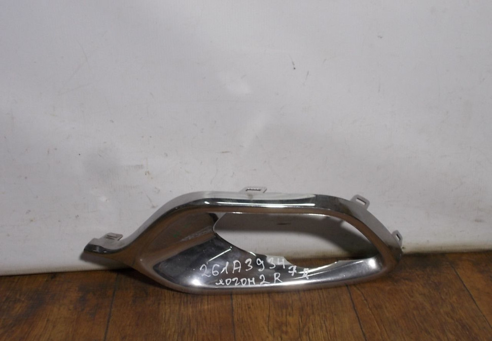 Решетка противотуманной фары левая бу Renault Logan 2 OEM 261A39347R