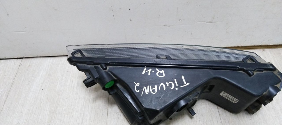 Противотуманная фара правая Volkswagen Tiguan 2 2017> oem 5na941700b Противотуманная фара правая Volkswagen Tiguan 2 2017> oem 5na941700b