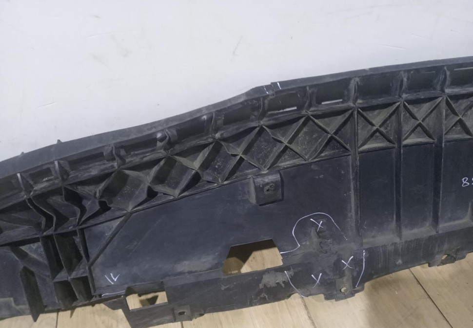 Защита переднего бампера Renault Kangoo 2 OEM 8200501560 Защита переднего бампера Renault Kangoo 2 OEM 8200501560