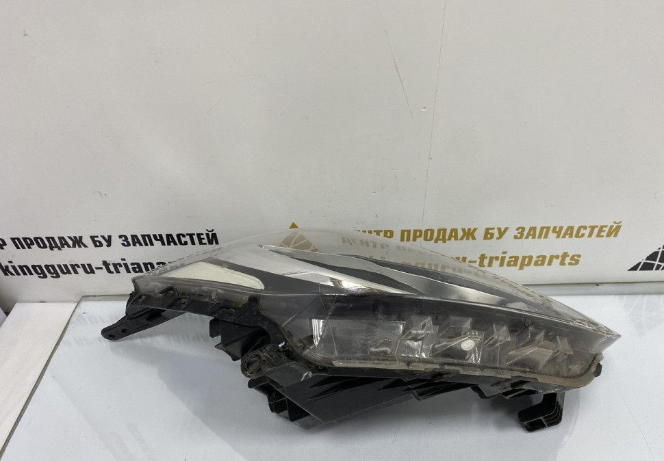 Фара правая Hyundai Solaris 1 дорестайлинг 2010 OEM 921024L000