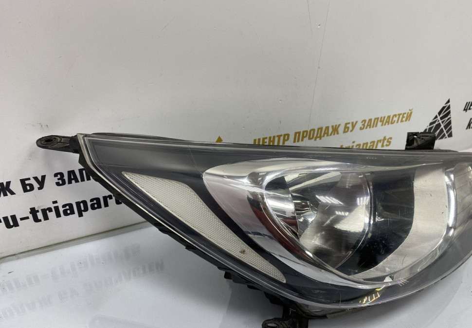 Фара правая Hyundai Solaris 1 дорестайлинг 2010 OEM 921024L000