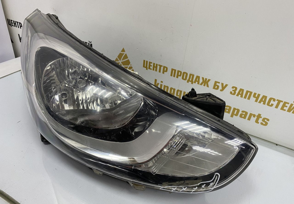 Фара правая Hyundai Solaris 1 дорестайлинг 2010 OEM 921024L000