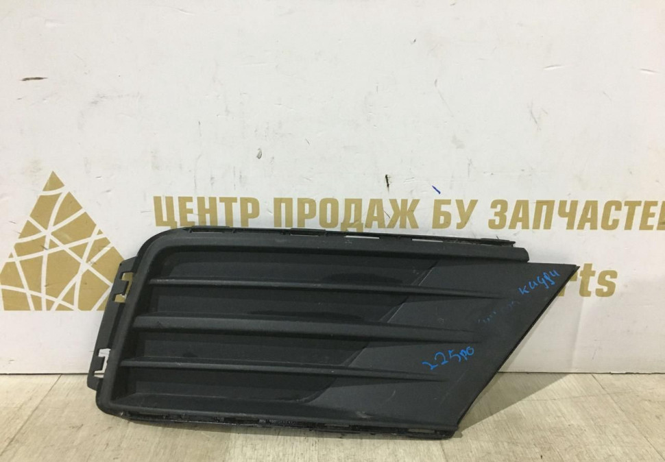 Решетка переднего бампера правая Volkswagen Caddy 4 2015 oem 2K5853666E