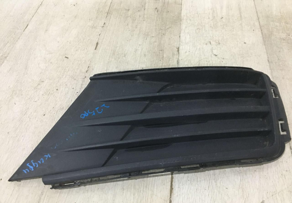 Решетка переднего бампера правая Volkswagen Caddy 4 2015 oem 2K5853666E Решетка переднего бампера правая Volkswagen Caddy 4 2015 oem 2K5853666E