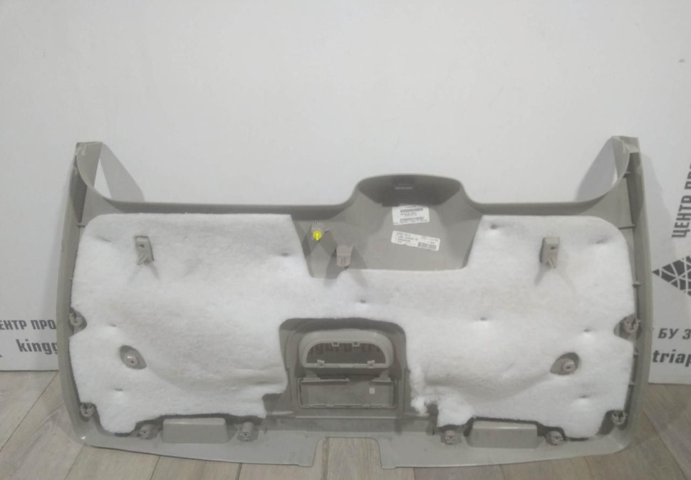 Обивка крышки багажника бу Chrysler Grand Voyager рестайлинг Обивка крышки багажника бу Chrysler Grand Voyager рестайлинг