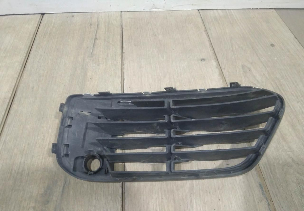 Решетка бампера левая бу BMW X1 F48 OEM 51117354777 Решетка бампера левая бу BMW X1 F48 OEM 51117354777