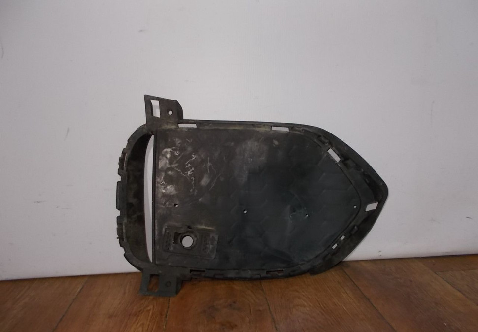 Решетка переднего бампера правая бу BMW X5 F15 M-Pack OEM 51118056856 Решетка переднего бампера правая бу BMW X5 F15 M-Pack OEM 51118056856