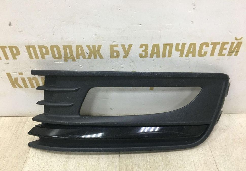 Решетка ПТФ левая Volkswagen Polo 5 рестайлинг 2015 oem 6RU853665F
