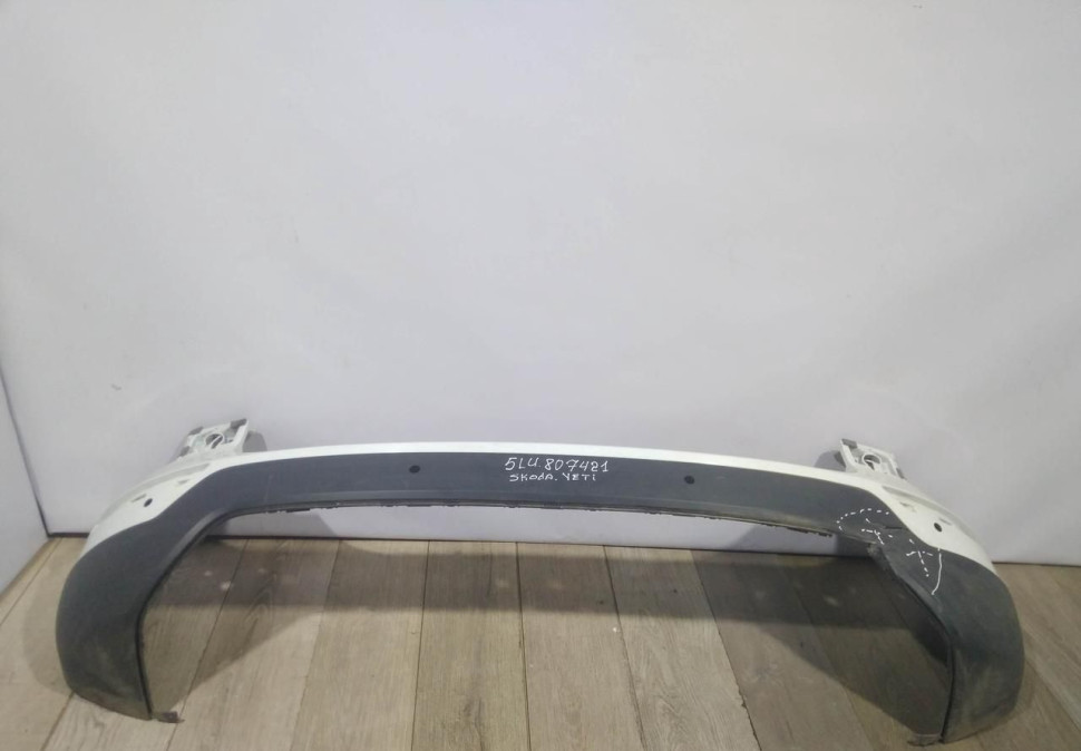 Бампер задний бу Skoda Yeti рестайлинг OEM 5LU807421 (В)