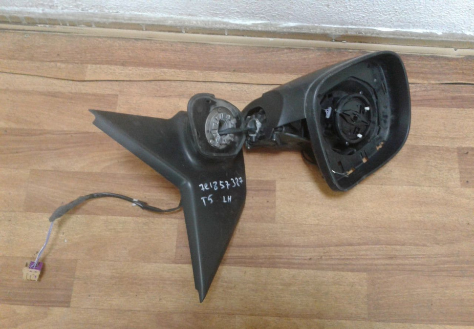 Корпус зеркала левый Volkswagen Transporter / Multivan oem 7e1857387 (на запчасти) Корпус зеркала левый Volkswagen Transporter / Multivan oem 7e1857387 (на запчасти)