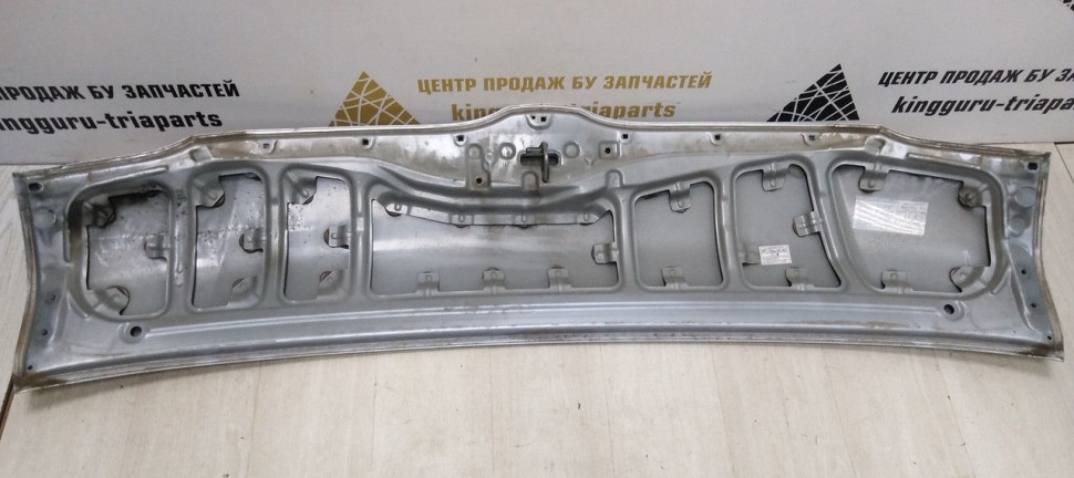 Капот Toyota Hiace вмятина (скл-3)