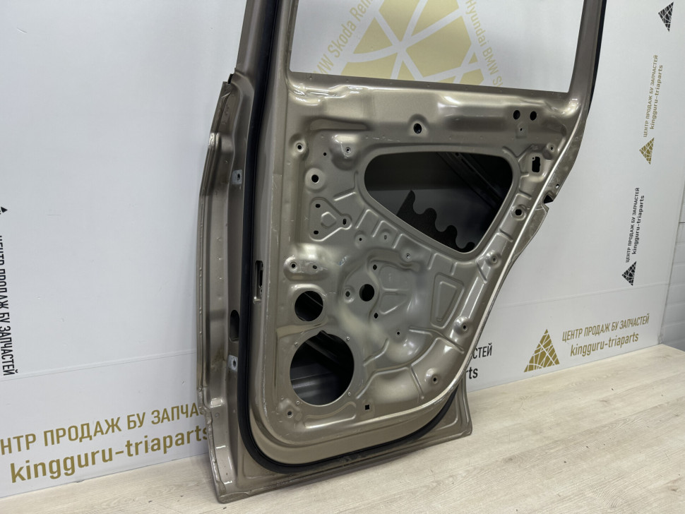 Дверь задняя правая Volkswagen Tiguan 2 2016 OEM 5NA833056L