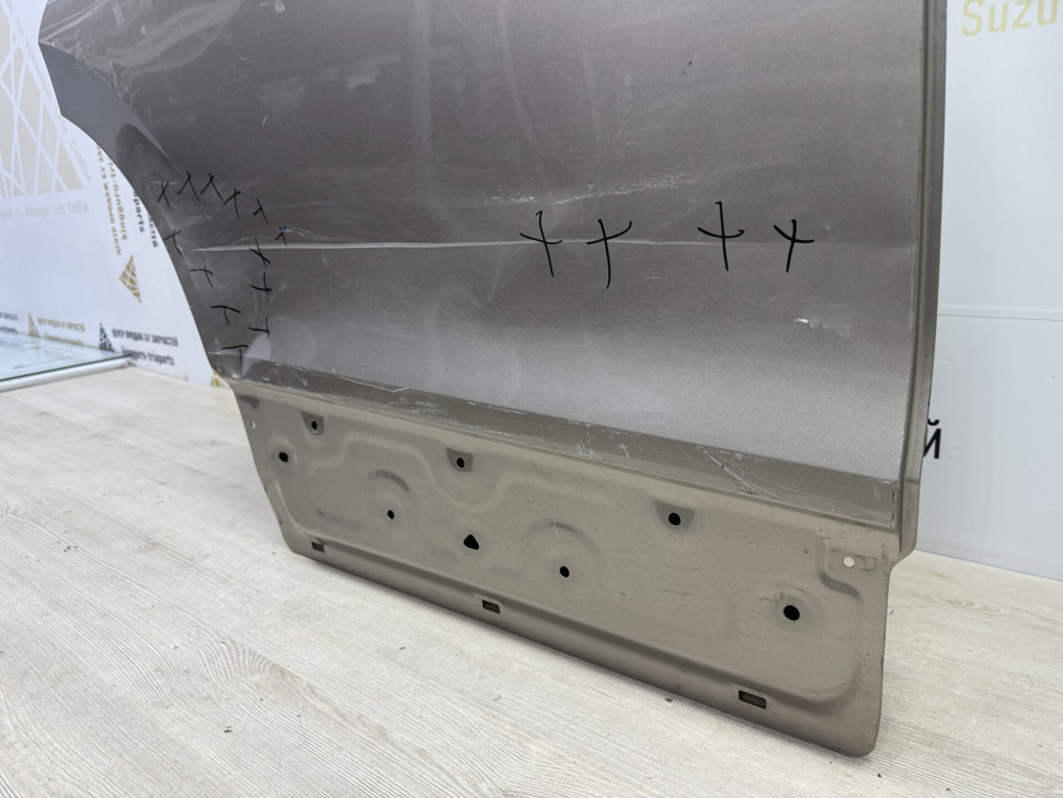 Дверь задняя правая Volkswagen Tiguan 2 2016 OEM 5NA833056L Дверь задняя правая Volkswagen Tiguan 2 2016 OEM 5NA833056L