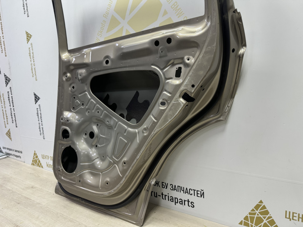 Дверь задняя правая Volkswagen Tiguan 2 2016 OEM 5NA833056L Дверь задняя правая Volkswagen Tiguan 2 2016 OEM 5NA833056L