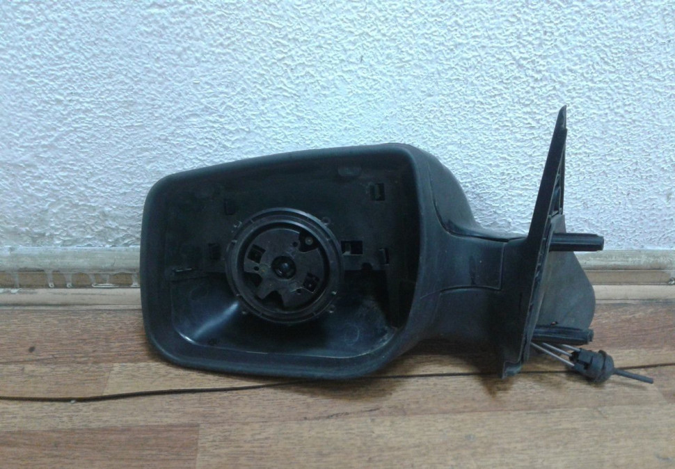 Зеркало левое Lada Kalina 1 механическое (без элемента) (скл-3) Зеркало левое Lada Kalina 1 механическое (без элемента) (скл-3)