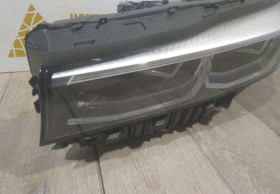Фара ЛЭД LED адаптивная левая бу BMW 7 G11 рестайлинг OEM 63119450225