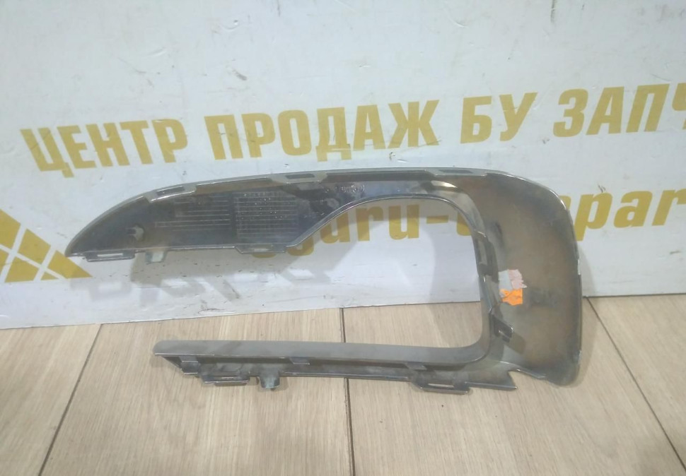 Накладка решетки переднего бампера правая бу BMW X6 F16 OEM 51117319790