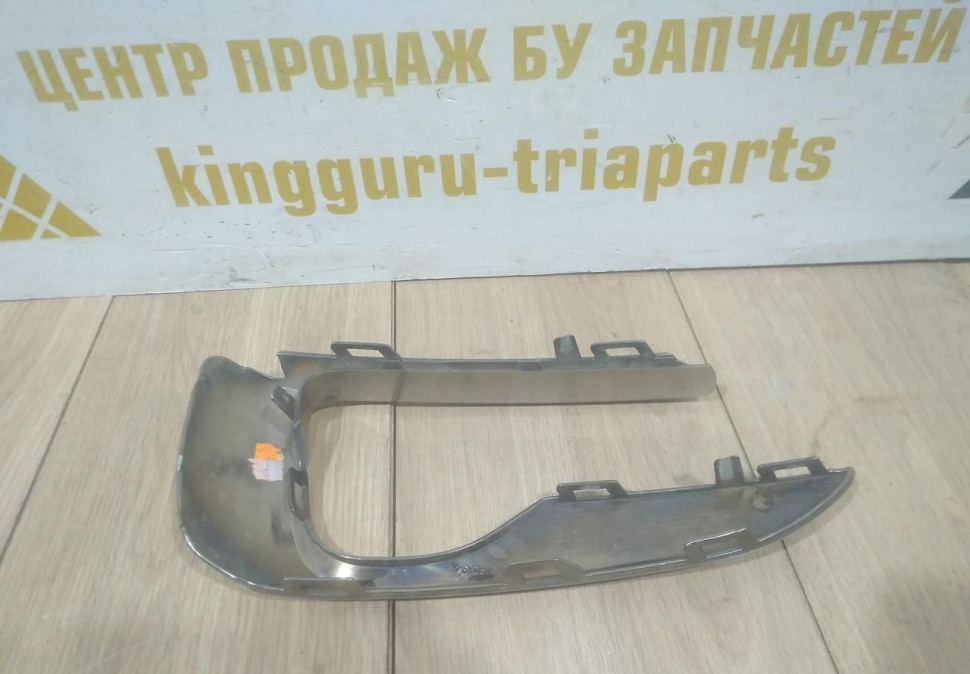 Накладка решетки переднего бампера правая бу BMW X6 F16 OEM 51117319790