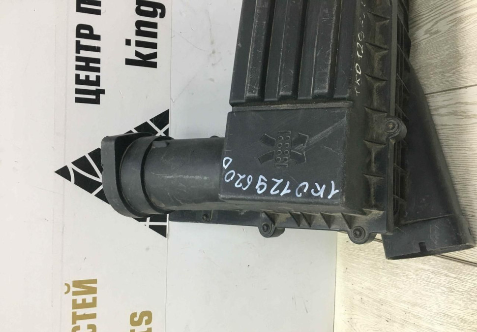 Корпус воздушного фильтра Skoda Yeti (1,8) OEM 1k0129607AG Корпус воздушного фильтра Skoda Yeti (1,8) OEM 1k0129607AG
