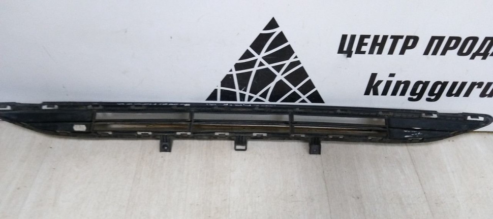 Решетка переднего бампера Hyundai Solaris 2 oem 86561H5000 (скл-3)