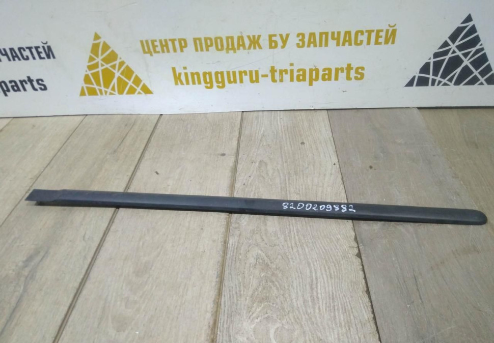 Молдинг двери задний левый бу Renault Logan 1 OEM 8200209882